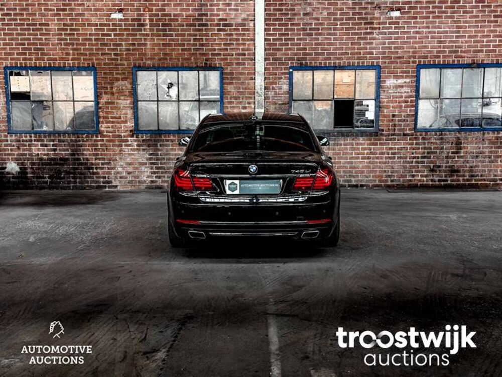 BMW 740Li Individual Edition F02 320PS 2014, T-396-GN