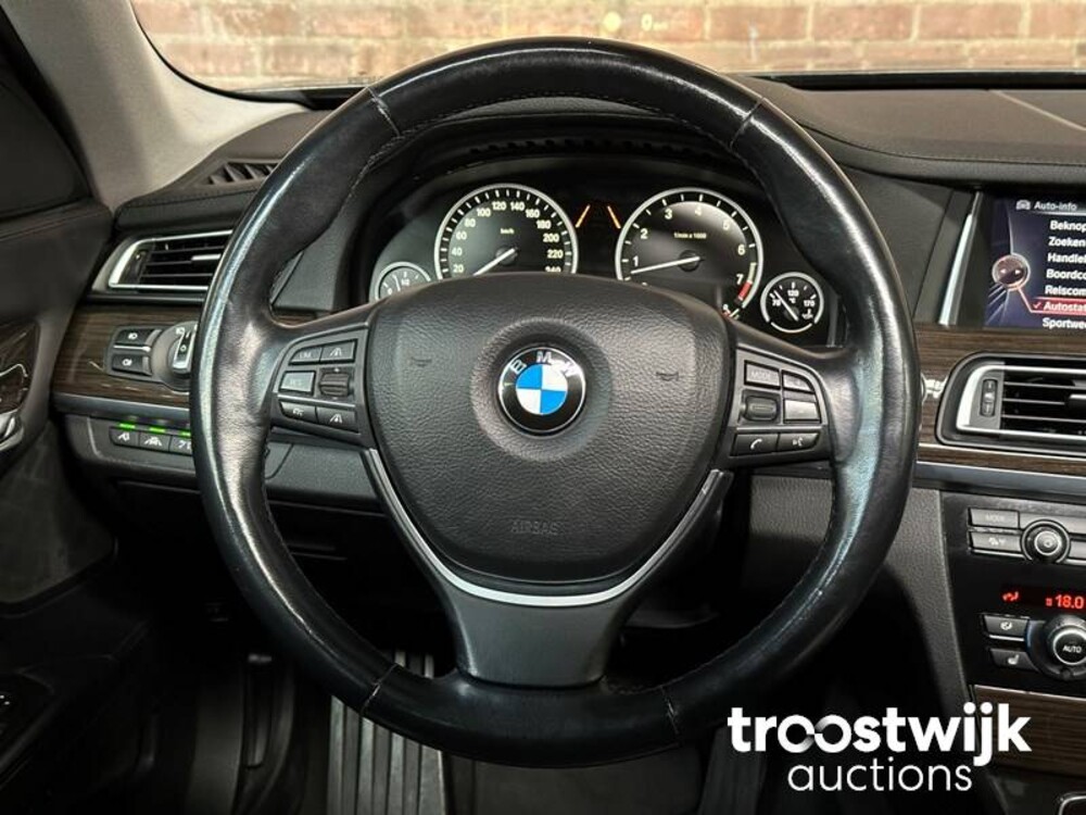 BMW 740Li Individual Edition F02 320PS 2014, T-396-GN