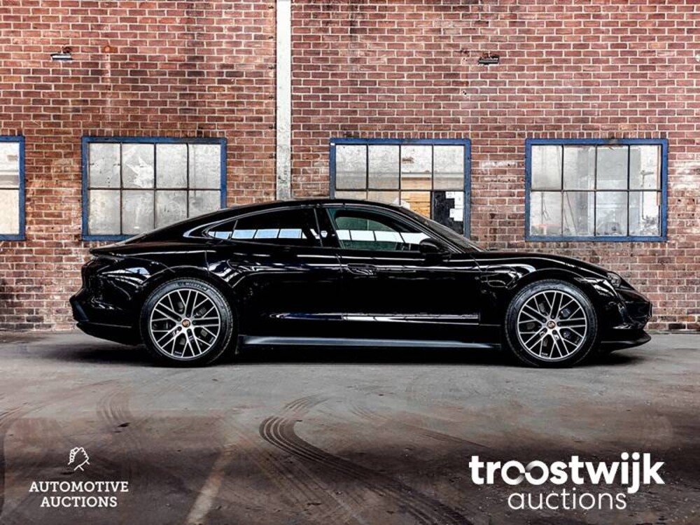 Porsche Taycan PERFORMANCE 84kWh Sport Chrono 381PS 2021 Herstellergarantie -Orig. NL-, L-982-RT
