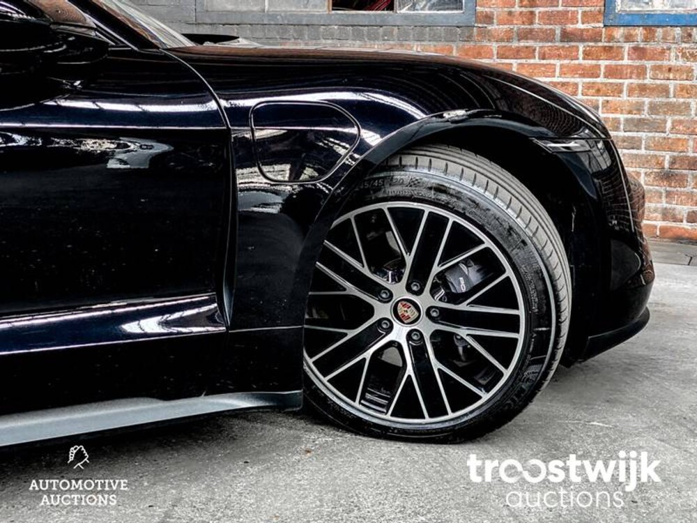Porsche Taycan PERFORMANCE 84kWh Sport Chrono 381PS 2021 Herstellergarantie -Orig. NL-, L-982-RT