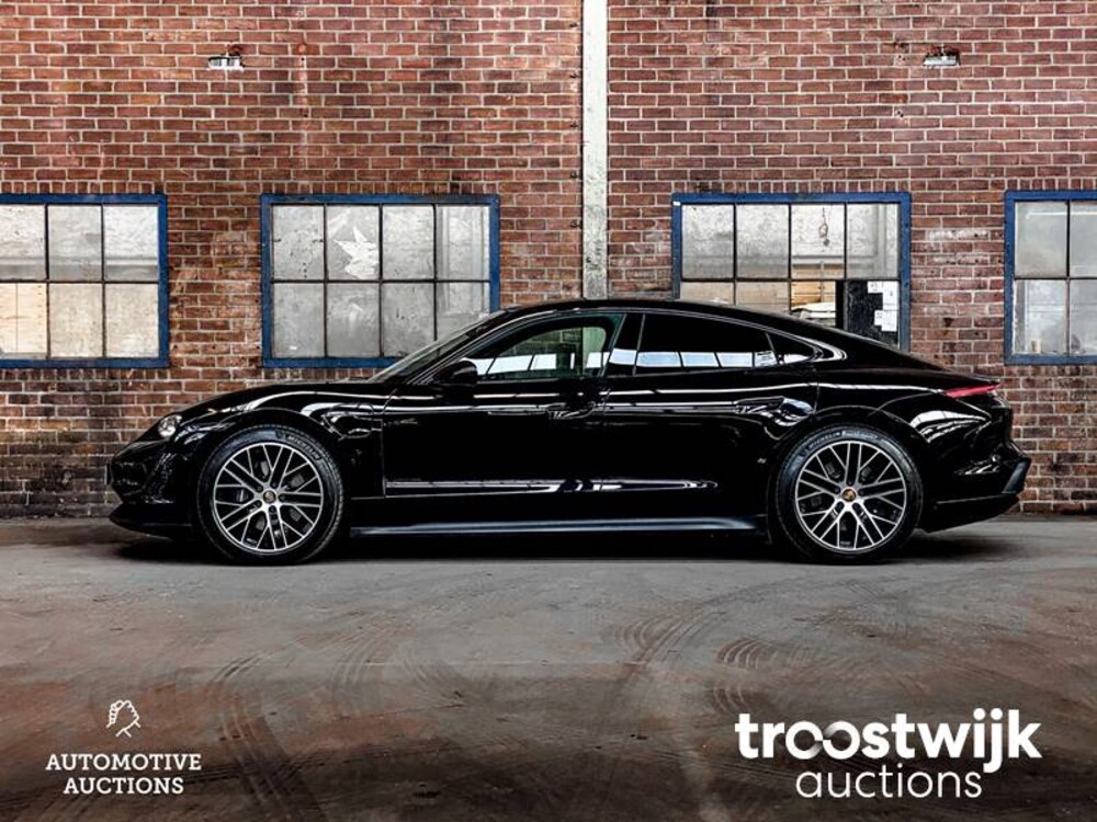 Porsche Taycan PERFORMANCE 84kWh Sport Chrono 381PS 2021 Herstellergarantie -Orig. NL-, L-982-RT