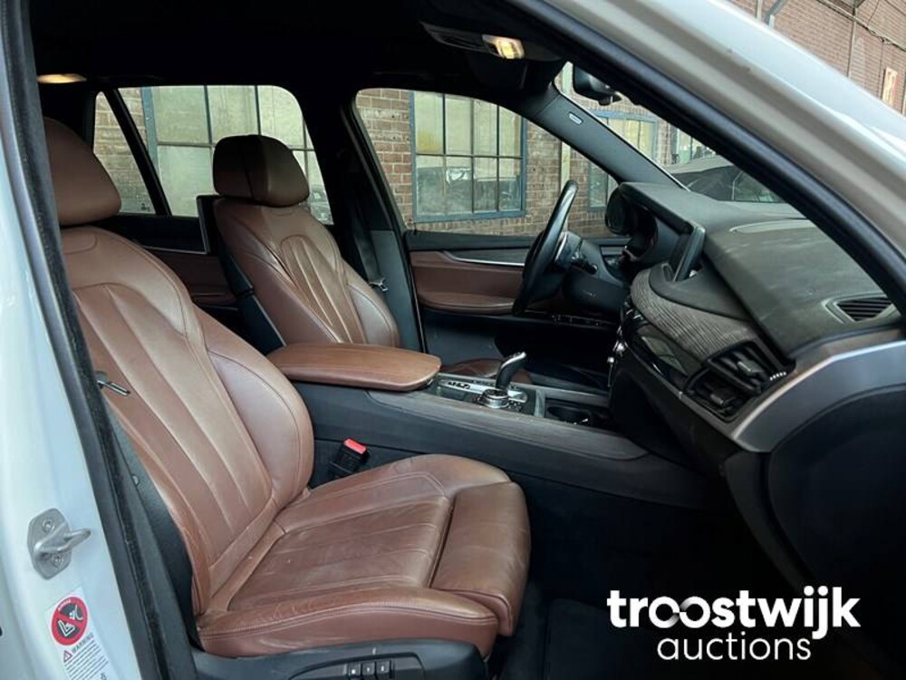 BMW X5 xDrive50i 7-Persoons 449hp 2014