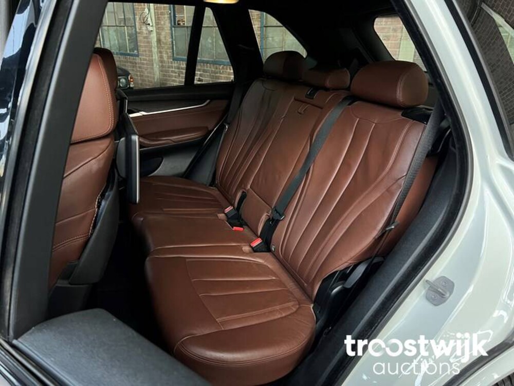 BMW X5 xDrive50i 7-Persoons 449hp 2014