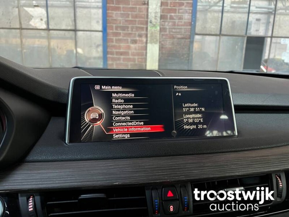 BMW X5 xDrive50i 7-Persoons 449hp 2014