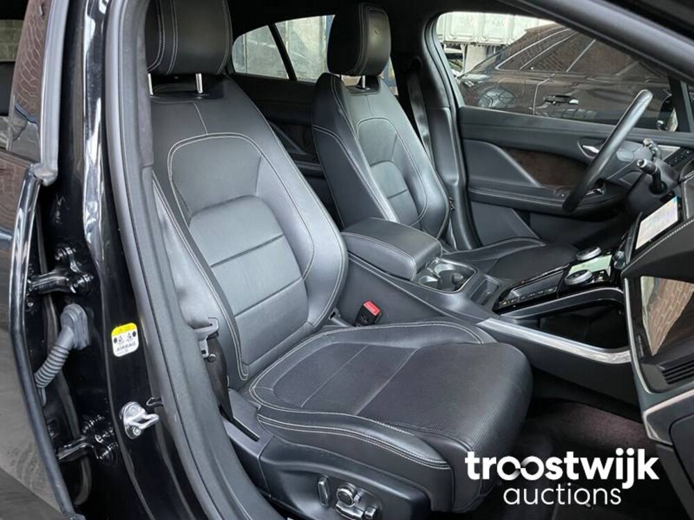 Jaguar I-PACE EV400 First Edition 90 kWh CARBON Black-Pack 400PS 2018 -Orig. NL-, XF-099-Z