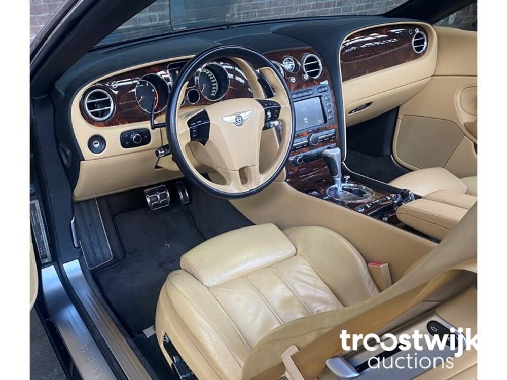 Bentley Continental GTC 6.0 W12 Cabriolet Facelift 560PS (British Racing Green) , 38-KFR-7