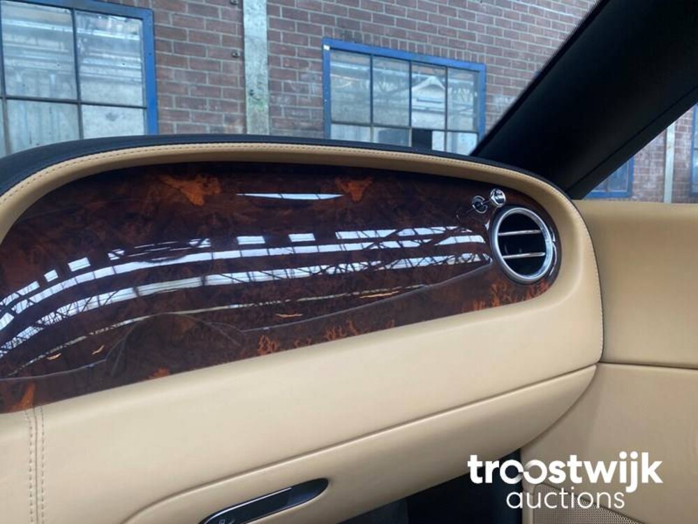 Bentley Continental GTC 6.0 W12 Cabriolet Facelift 560PS (British Racing Green) , 38-KFR-7