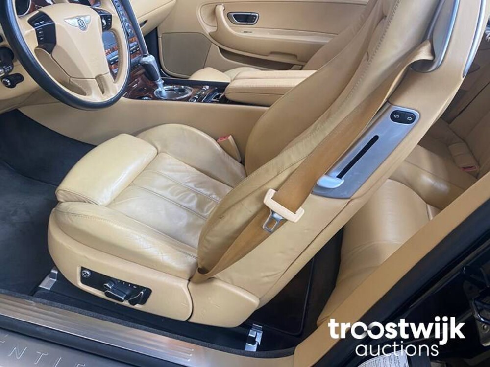 Bentley Continental GTC 6.0 W12 Cabriolet Facelift 560PS (British Racing Green) , 38-KFR-7