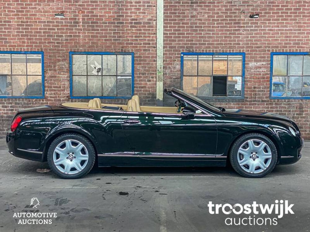 Bentley Continental GTC 6.0 W12 Cabriolet Facelift 560PS (British Racing Green) , 38-KFR-7