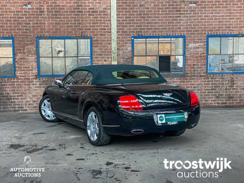 Bentley Continental GTC 6.0 W12 Cabriolet Facelift 560PS (British Racing Green) , 38-KFR-7