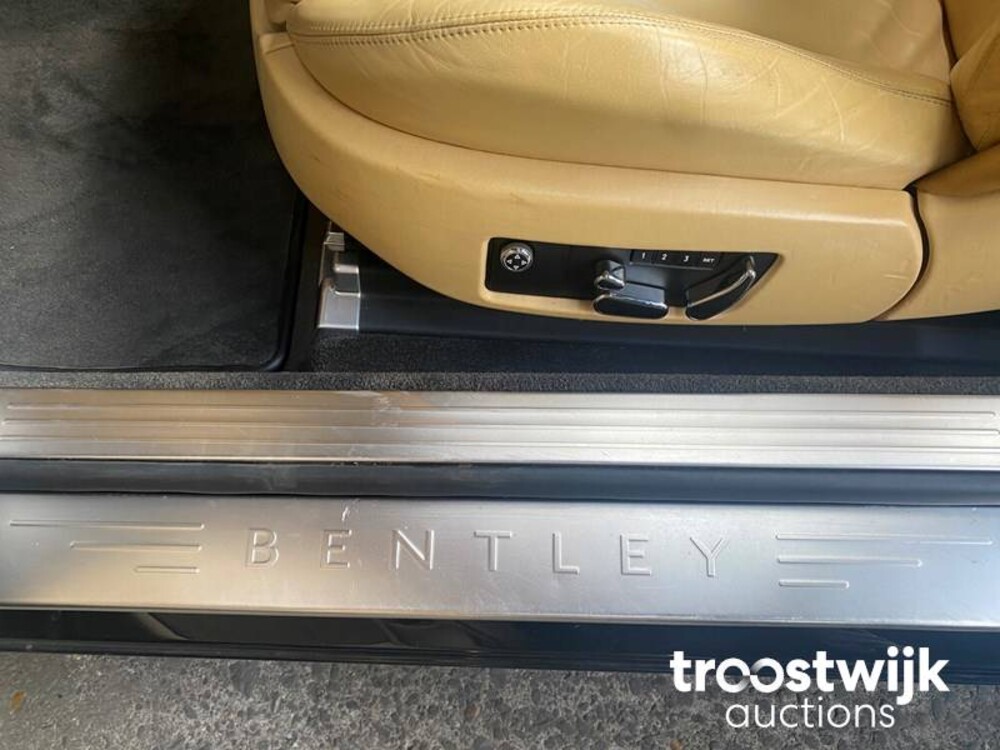 Bentley Continental GTC 6.0 W12 Cabriolet Facelift 560PS (British Racing Green) , 38-KFR-7