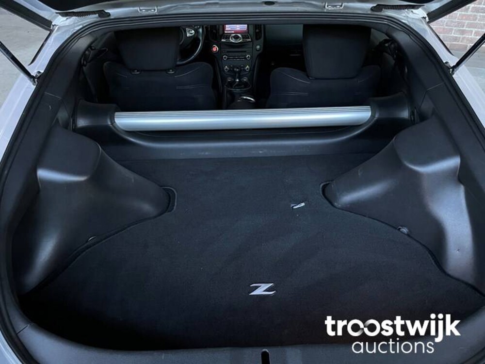 Nissan 370Z 3.7 V6 328hp 2017