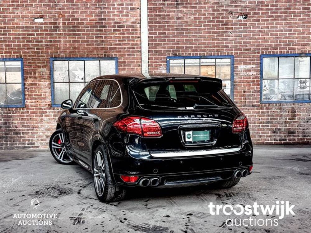 Porsche Cayenne Turbo 4.8 V8 500PS 2012