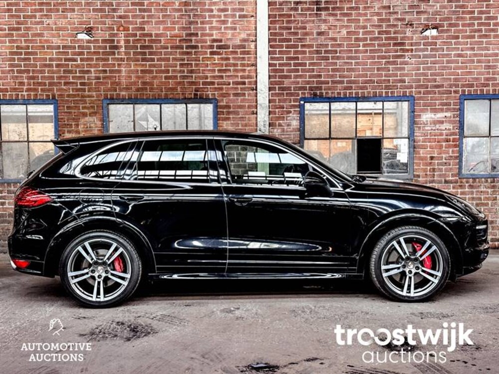 Porsche Cayenne Turbo 4.8 V8 500PS 2012