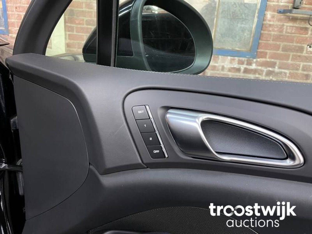 Porsche Cayenne Turbo 4.8 V8 500PS 2012