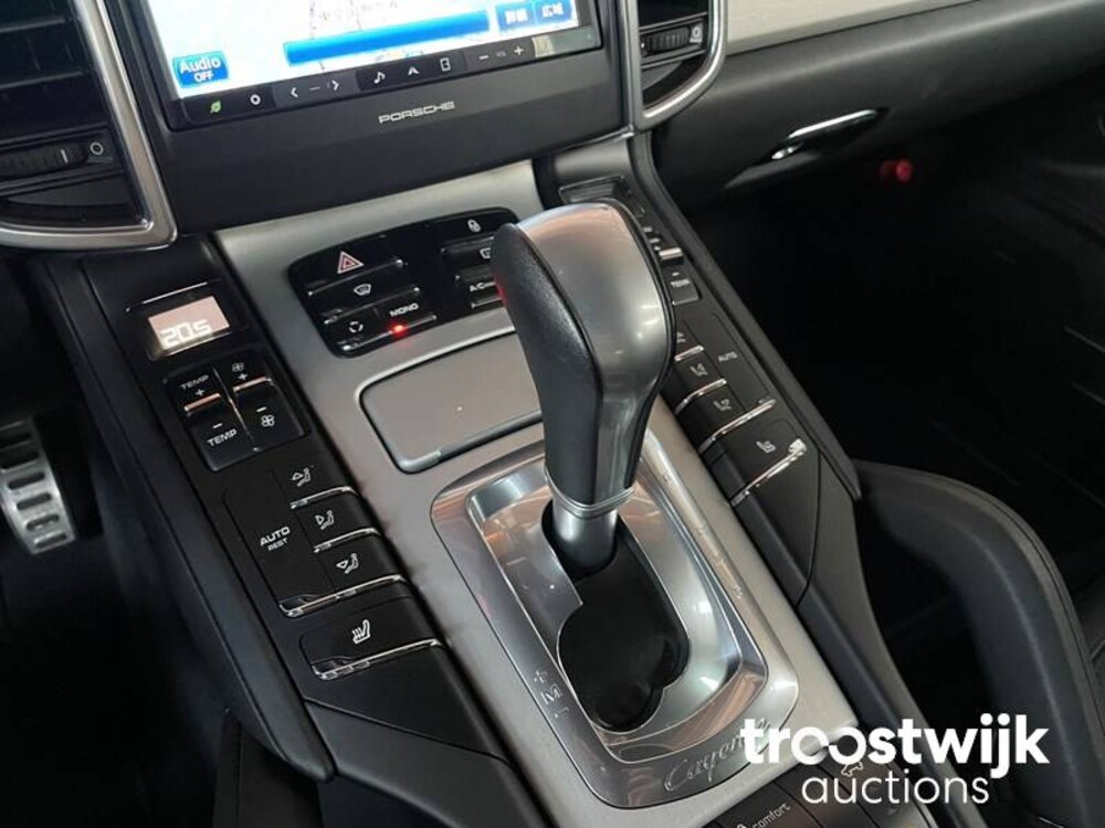 Porsche Cayenne Turbo 4.8 V8 500PS 2012