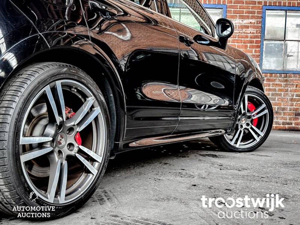 Porsche Cayenne Turbo 4.8 V8 500PS 2012