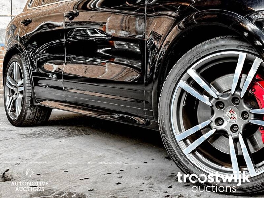 Porsche Cayenne Turbo 4.8 V8 500PS 2012