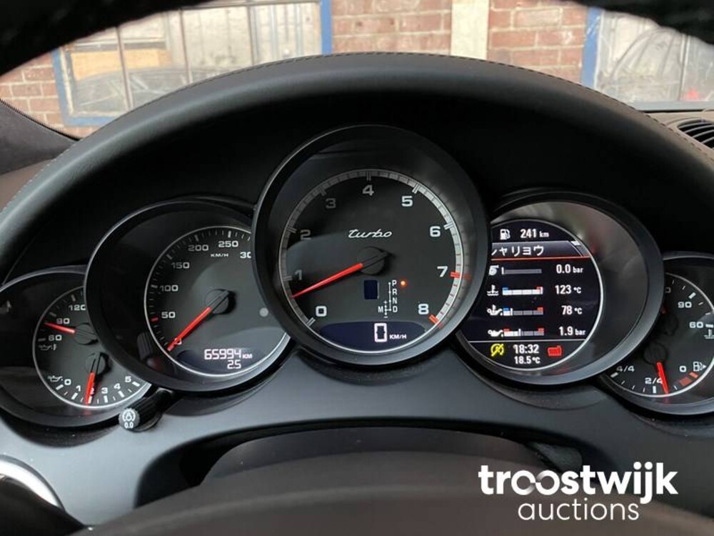 Porsche Cayenne Turbo 4.8 V8 500PS 2012