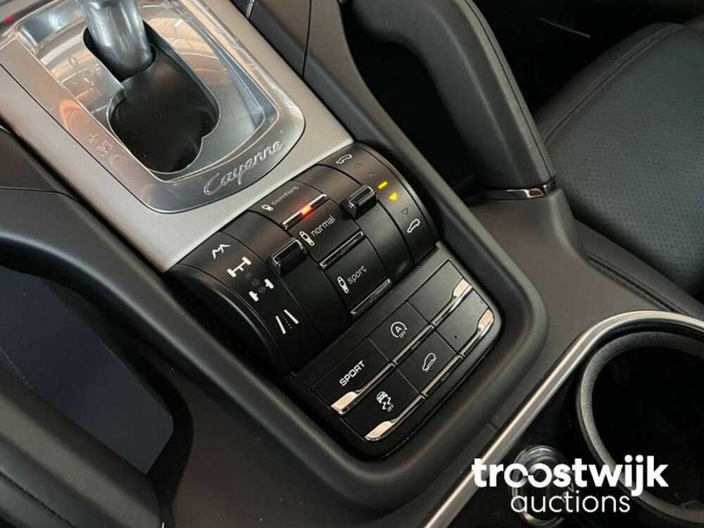 Porsche Cayenne Turbo 4.8 V8 500PS 2012