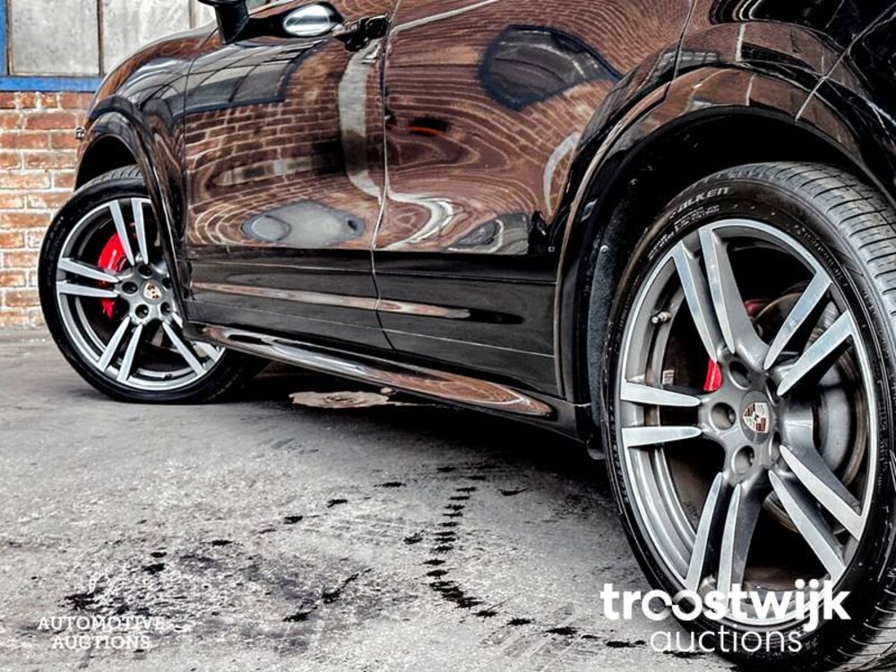Porsche Cayenne Turbo 4.8 V8 500PS 2012