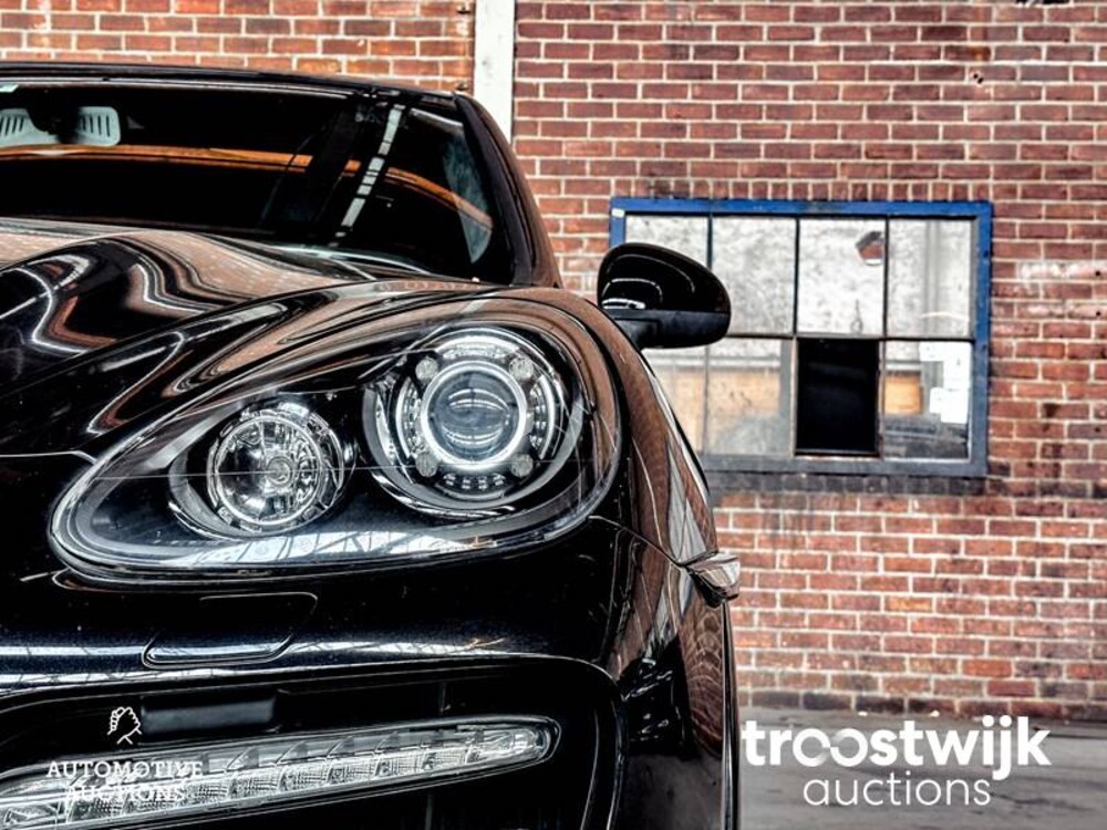 Porsche Cayenne Turbo 4.8 V8 500PS 2012