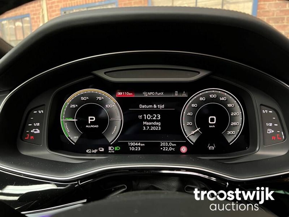 Audi Q8 60 TFSIe S-Line 3.0 Quattro  467 PS 2022, T-001-HD