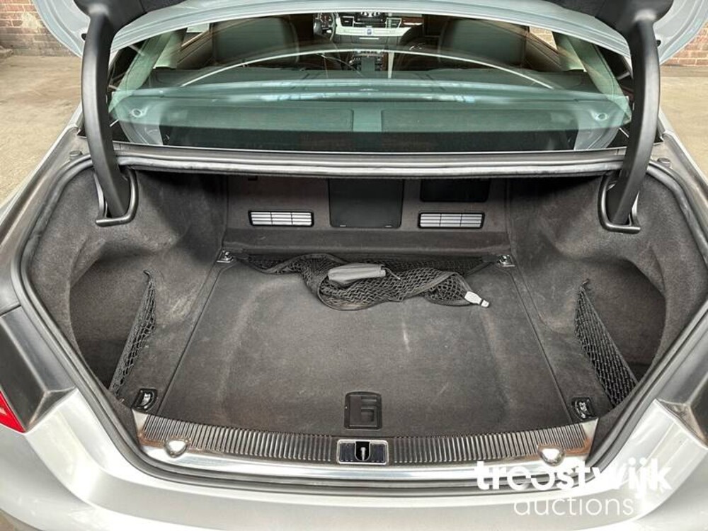 Audi A8 Lang 4.0 TFSI V8 435PS 2013