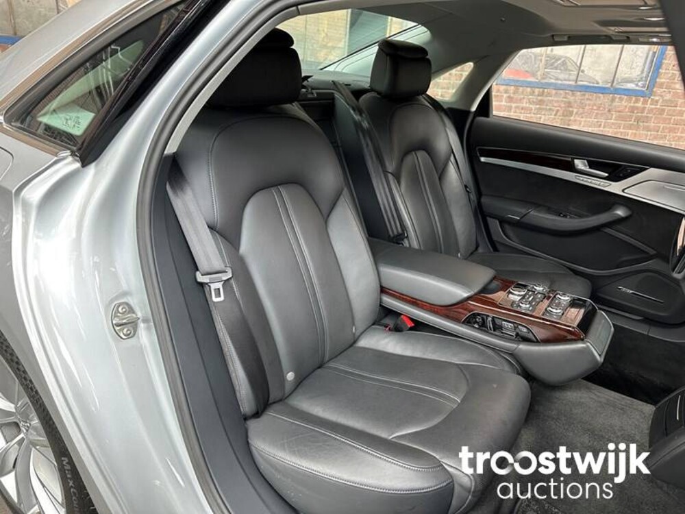 Audi A8 Lang 4.0 TFSI V8 435PS 2013