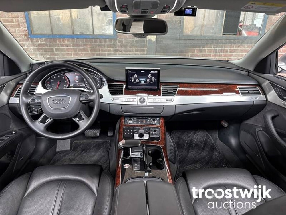 Audi A8 Lang 4.0 TFSI V8 435PS 2013