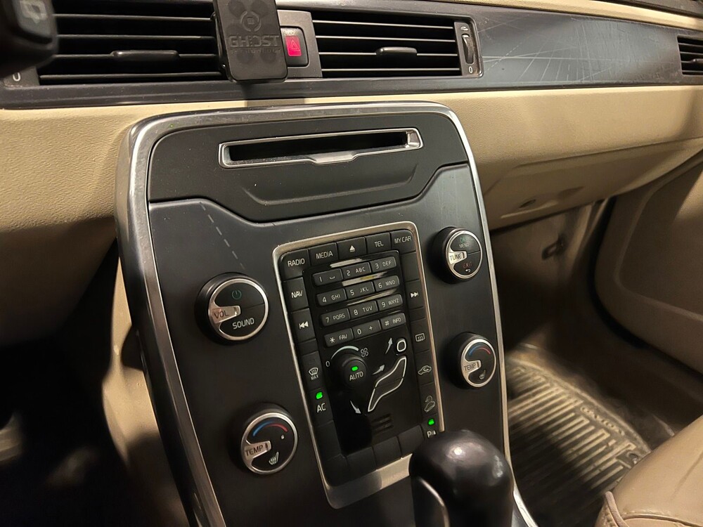 Volvo XC70 D5 Ocean Race 215PS 2011 -Orig. NL-, 87-SHD-3