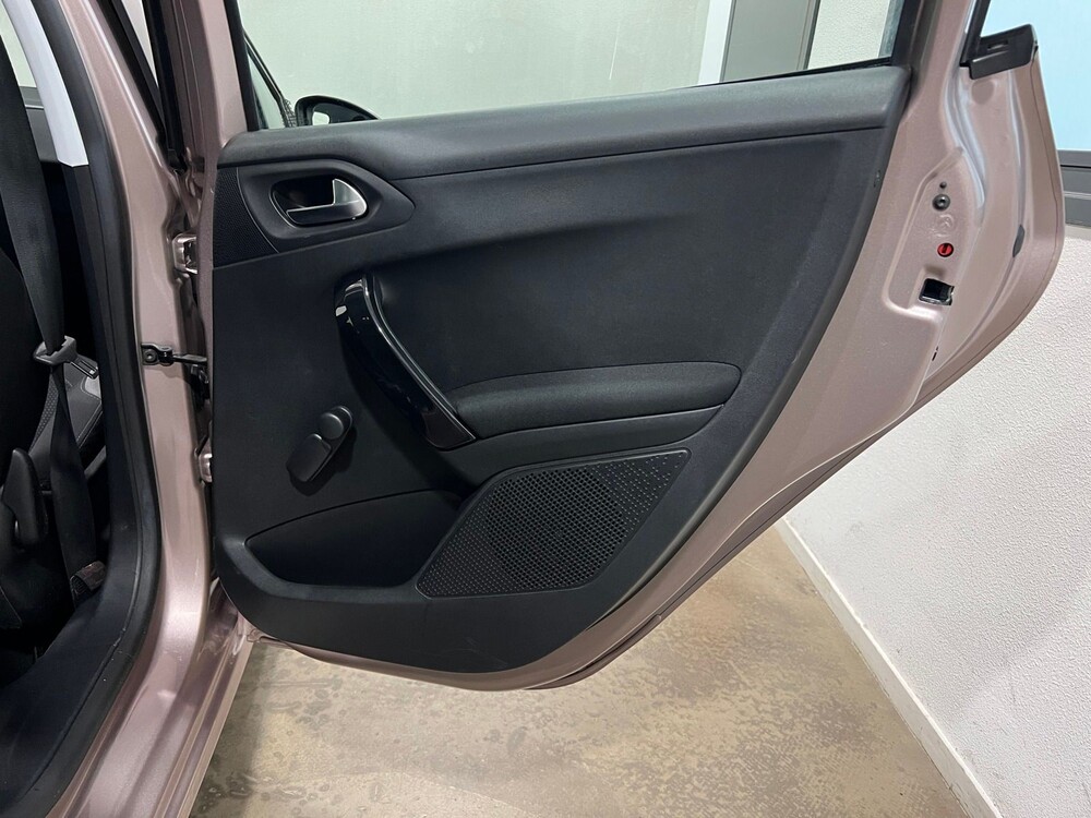 Peugeot 208 VTi Envy 82PS 2013 -Orig. NL-, 22-ZPT-8