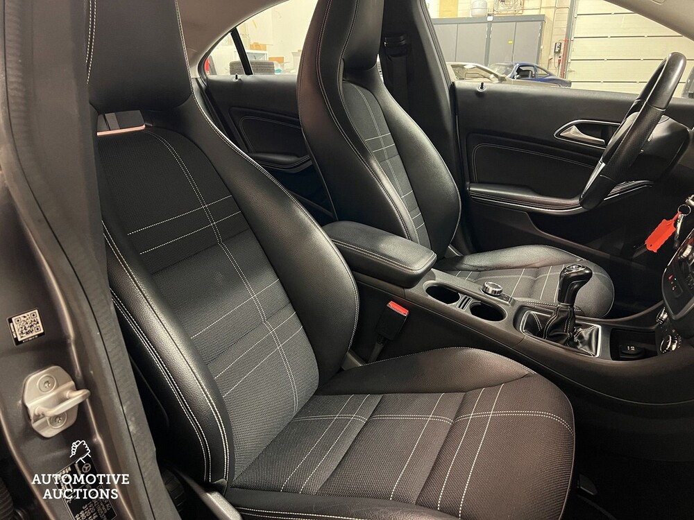 Mercedes-Benz CLA180 Ambition 122PS 2013 CLA-Klasse -Orig. NL-, 7-SNK-32