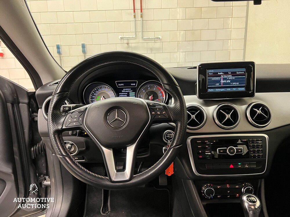 Mercedes-Benz CLA180 Ambition 122PS 2013 CLA-Klasse -Orig. NL-, 7-SNK-32