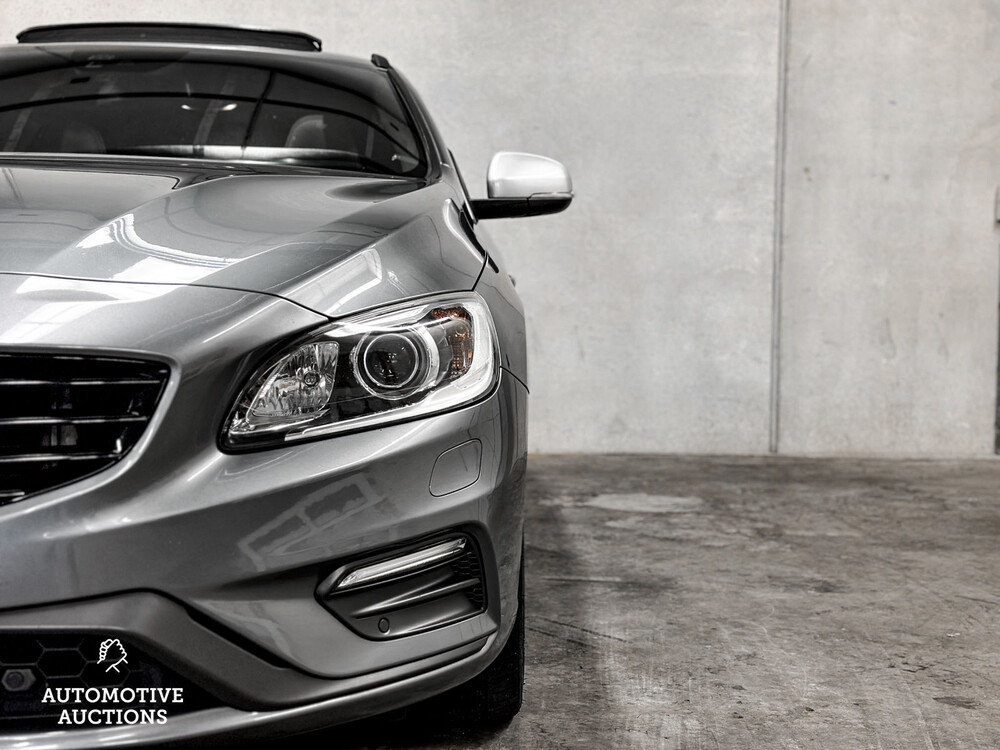 Volvo V60 2.0 D3 R-Design 150PS 2016, XR-726-J