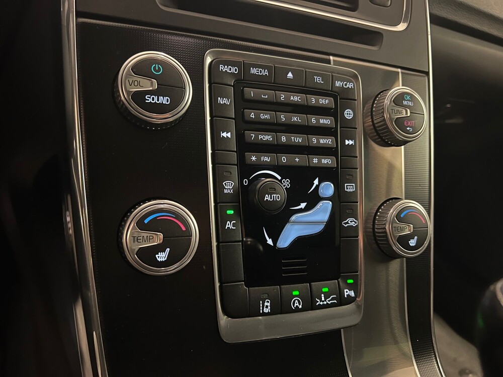 Volvo V60 2.0 D3 R-Design 150PS 2016, XR-726-J