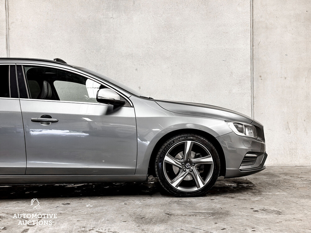 Volvo V60 2.0 D3 R-Design 150PS 2016, XR-726-J