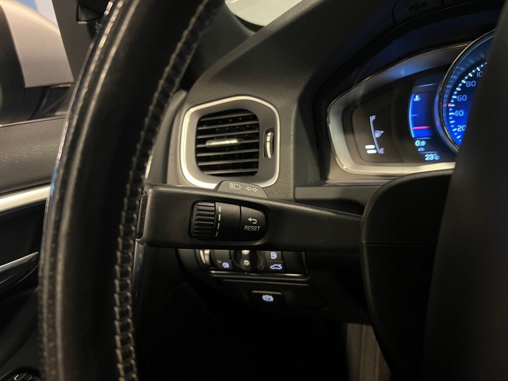 Volvo V60 2.0 D3 R-Design 150PS 2016, XR-726-J