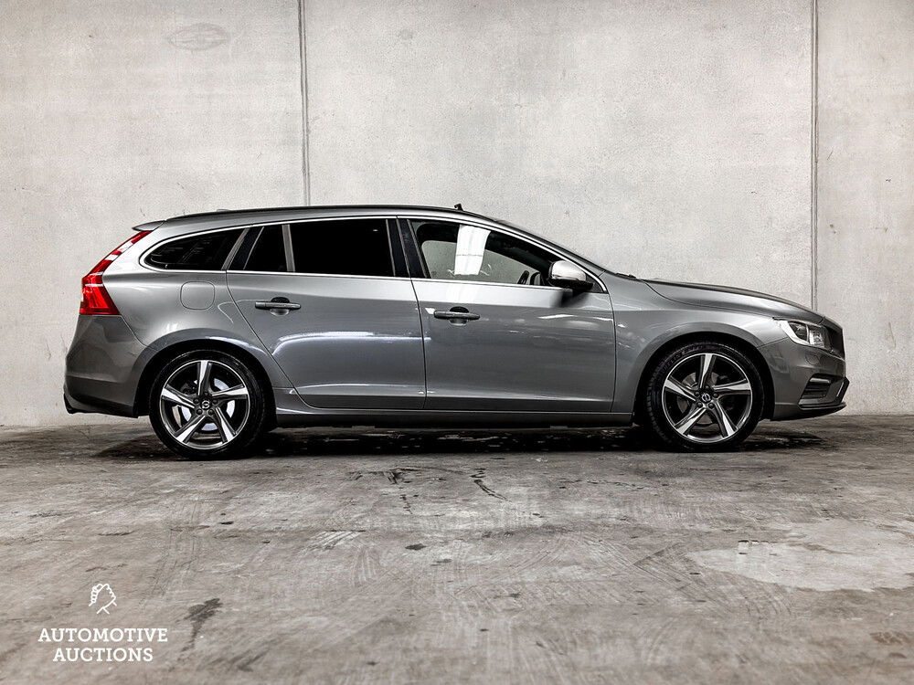 Volvo V60 2.0 D3 R-Design 150PS 2016, XR-726-J