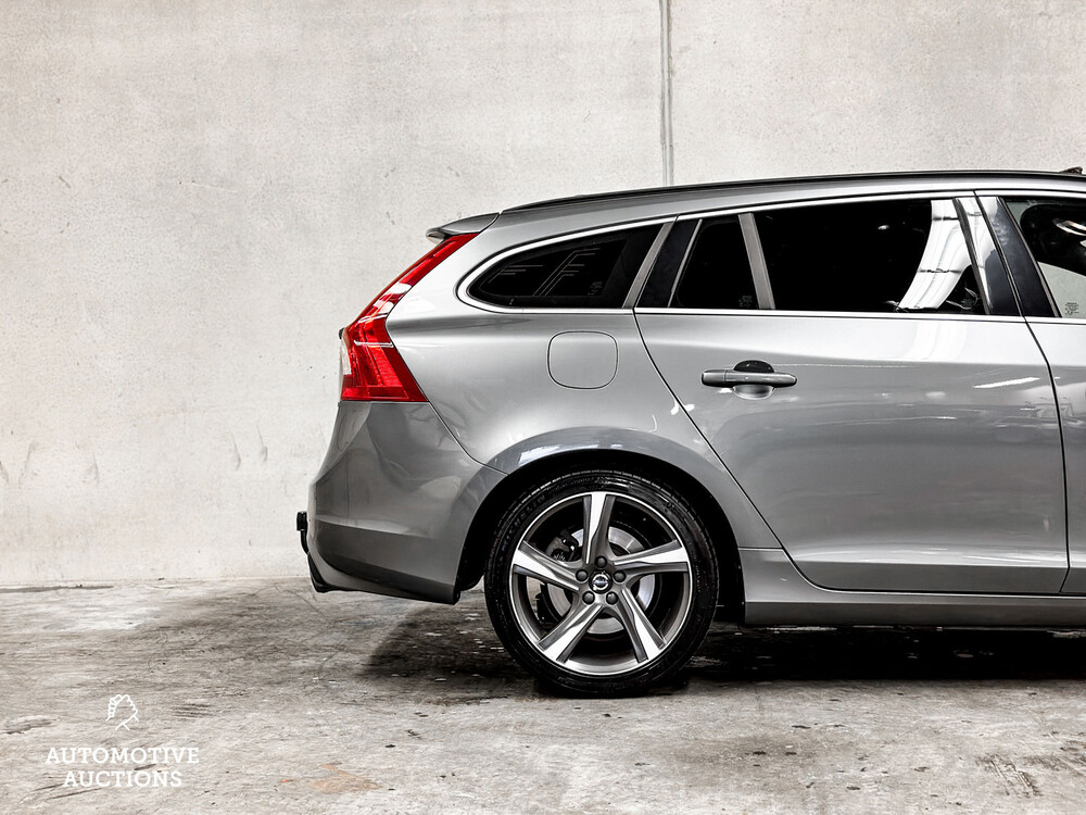 Volvo V60 2.0 D3 R-Design 150PS 2016, XR-726-J