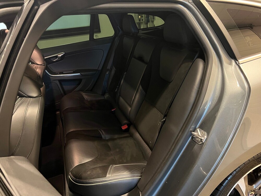 Volvo V60 2.0 D3 R-Design 150PS 2016, XR-726-J