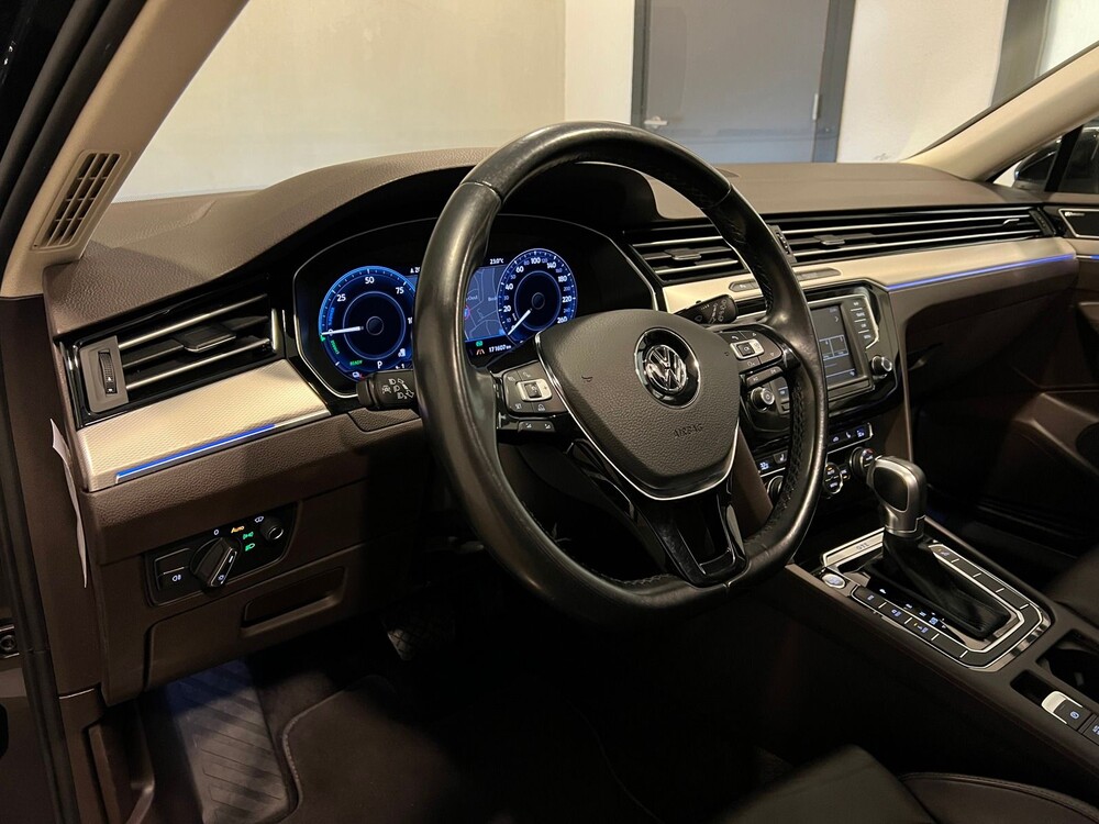 Volkswagen Passat Variant GTE 1.4 TSI Highline 218PS 2016, XG-966-V
