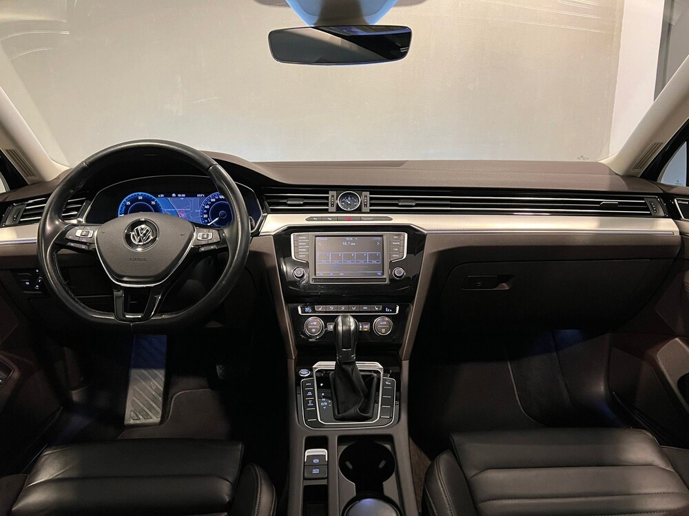 Volkswagen Passat Variant GTE 1.4 TSI Highline 218PS 2016, XG-966-V