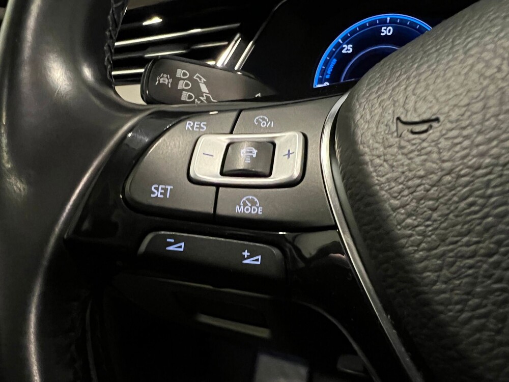 Volkswagen Passat Variant GTE 1.4 TSI Highline 218PS 2016, XG-966-V