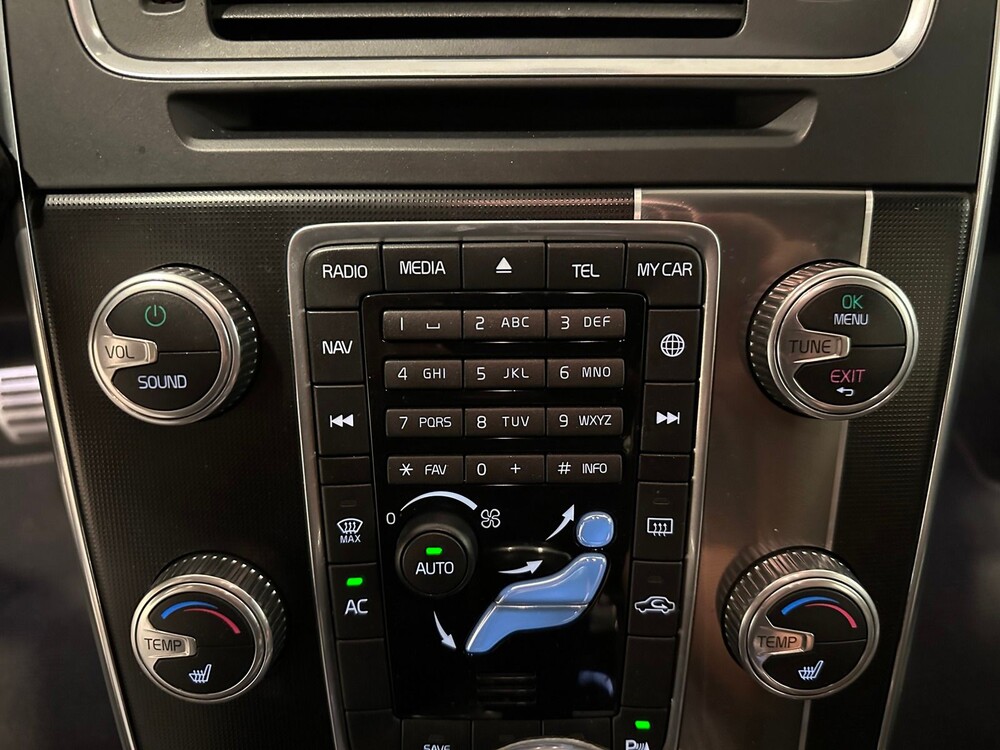 Volvo V60 R-Design 2.4 D6 Twin Engine 220PS 2015 -Orig. EN-, GJ-646-L