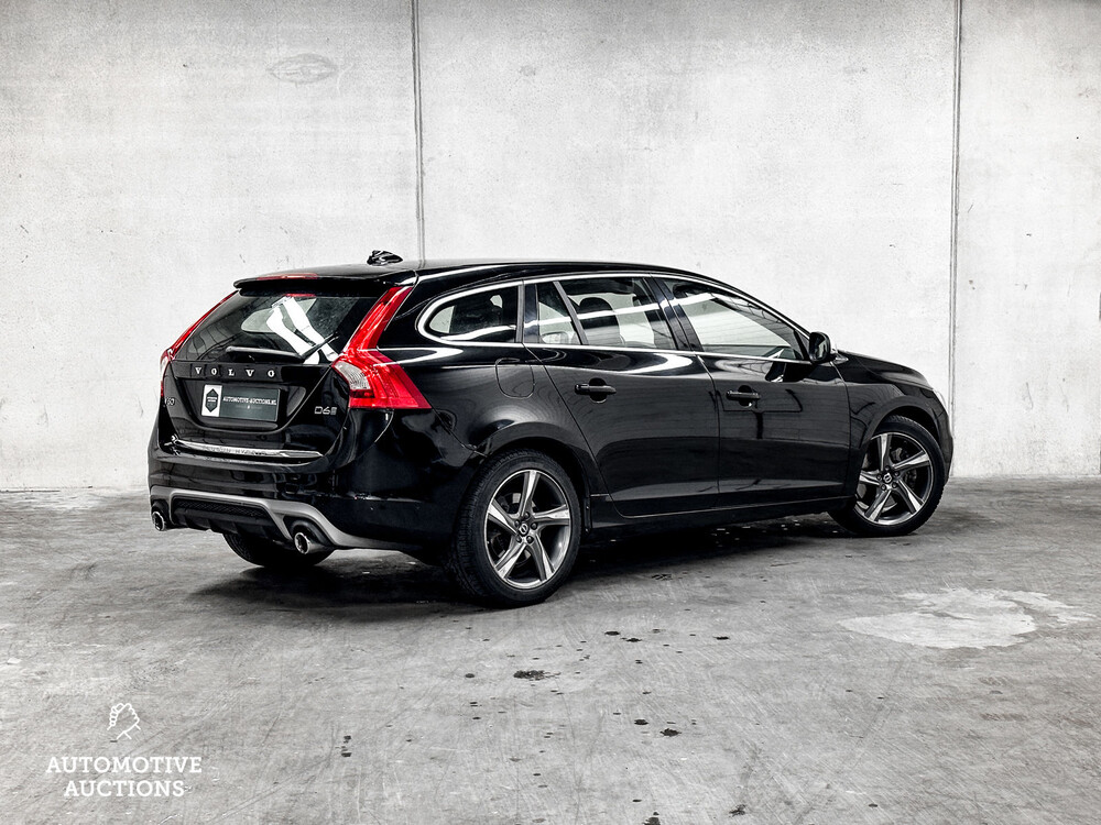 Volvo V60 R-Design 2.4 D6 Twin Engine 220PS 2015 -Orig. EN-, GJ-646-L