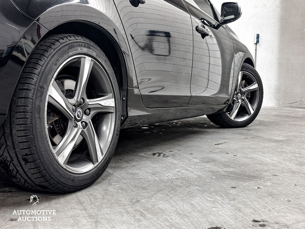 Volvo V60 R-Design 2.4 D6 Twin Engine 220PS 2015 -Orig. EN-, GJ-646-L