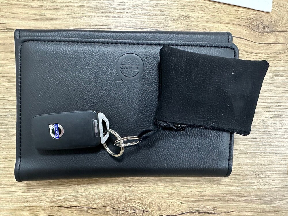 Volvo V60 R-Design 2.4 D6 Twin Engine 220PS 2015 -Orig. EN-, GJ-646-L