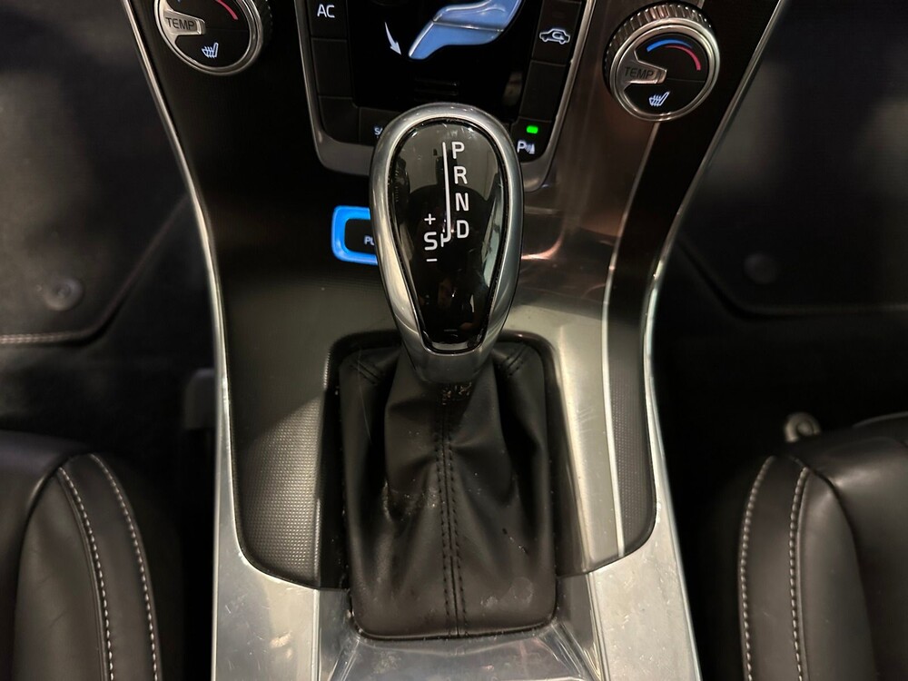 Volvo V60 R-Design 2.4 D6 Twin Engine 220PS 2015 -Orig. EN-, GJ-646-L