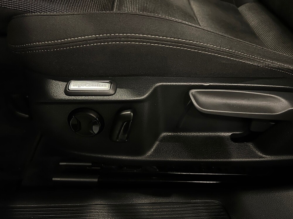 Volkswagen Passat Variant 1.6 TDI DSG Comfortline Business 120PS 2018 -Orig. EN-, RN-337-T